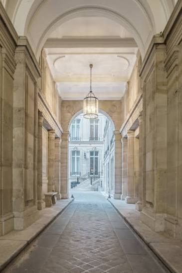 L'entrée de l'Hôtel Alfred Sommier, 20 rue de l'Arcade, Paris 8e